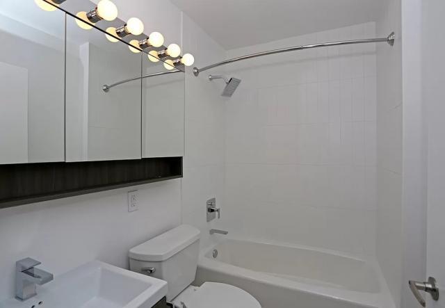 Foto del edificio - 2 bedroom in New York NY 10019