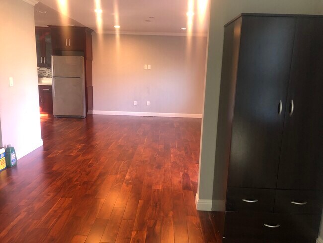 Foto del edificio - 1472 Hervey Ln