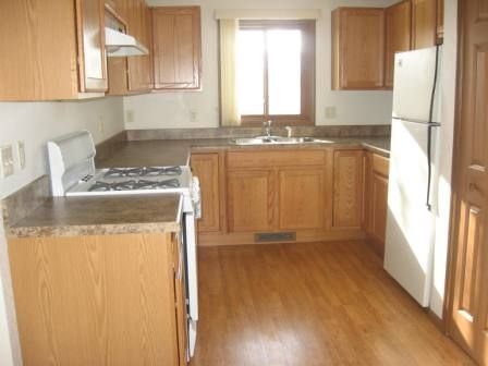 Kitchen - Lakeview Apartments