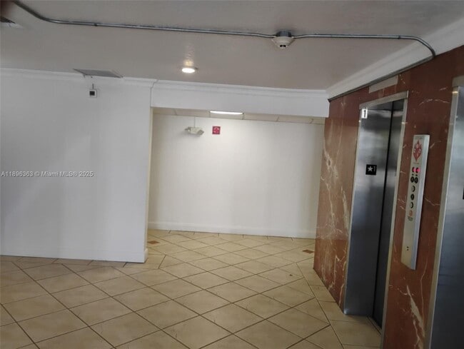 Building Photo - 9143 SW 77th Ave