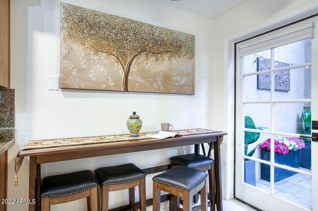 Foto del edificio - 6116 N 28th St