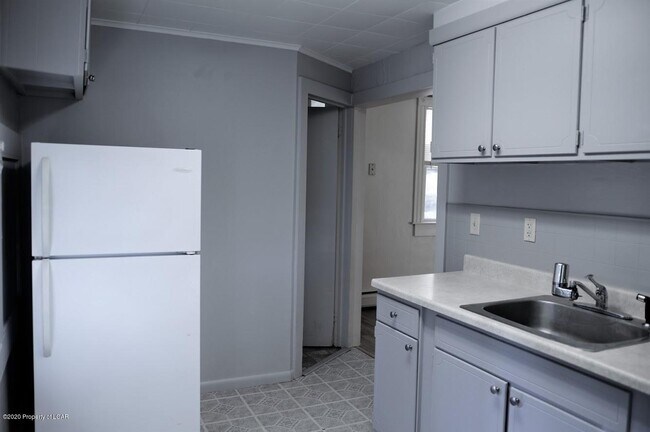 Building Photo - 214 Susquehanna St