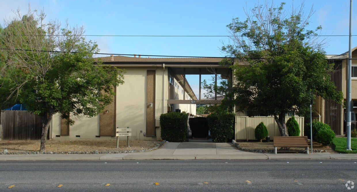 Building Photo - 1529 E Calaveras Blvd