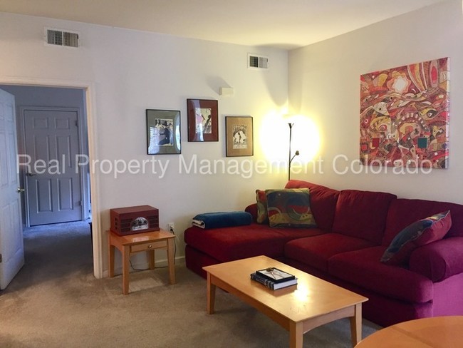 Building Photo - Gorgeous Condo in Stone Canyon