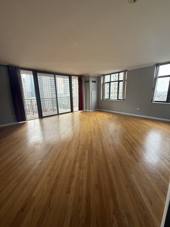 Foto del edificio - 630 N State St