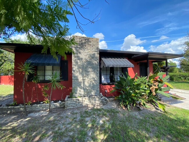 Foto del edificio - 2/1 Bungalow in the Heart of Audubon Park!!!