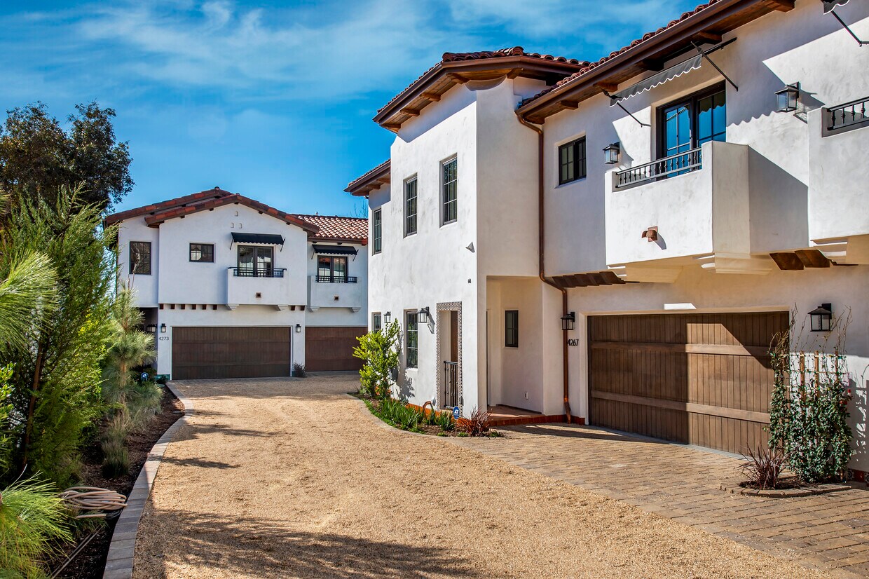 Primary Photo - 4267 Carpinteria Ave