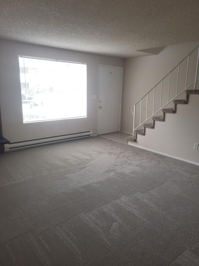 Building Photo - Watts-8309 Villa
