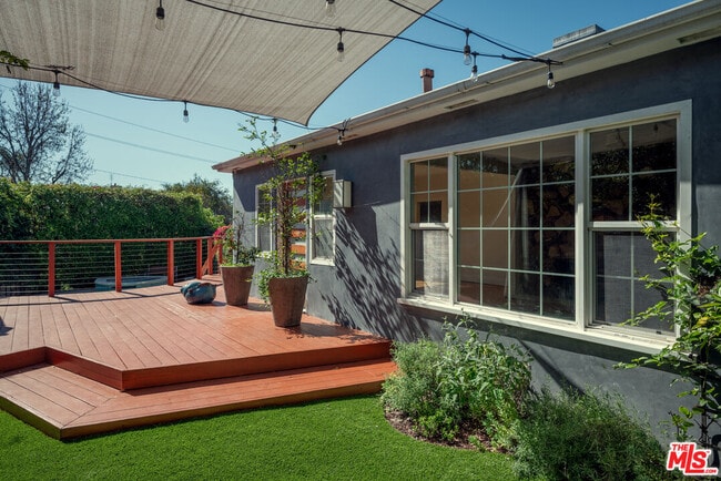 Building Photo - 4141 Verdugo View Dr