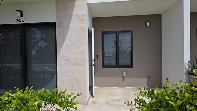 Building Photo - 26151 SW 147th Ave