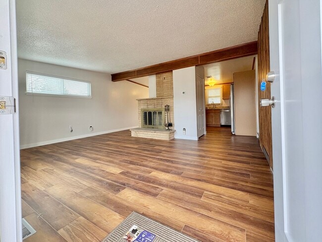 Building Photo - Renovated 3 Bed Home with Huge Yard & 2-Car Garage