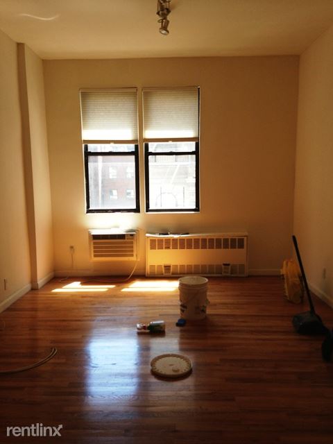 Building Photo - 29 E 21st St