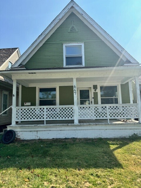 Primary Photo - 647 Prentice Ave