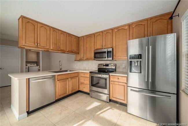 Building Photo - 3403 SW Sunset Trace Cir