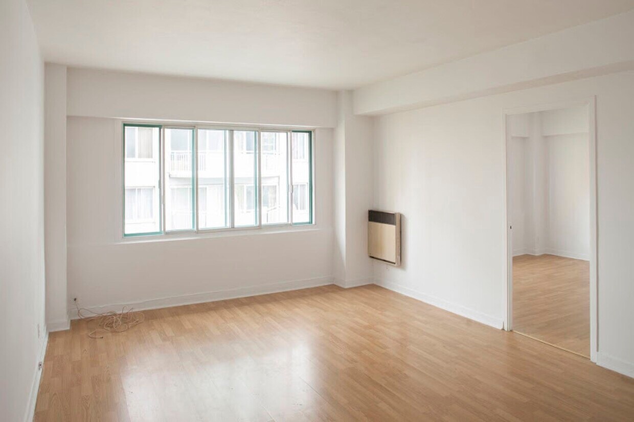 Primary Photo - 3455 Rue Aylmer