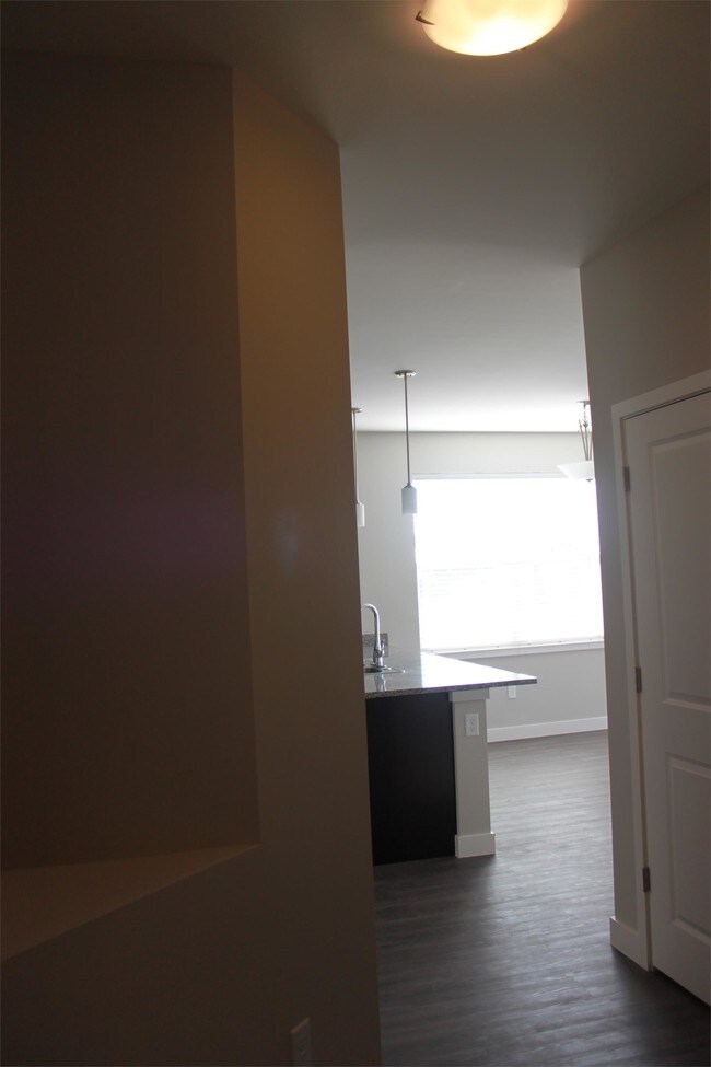 Building Photo - 1563 McCleary Ln