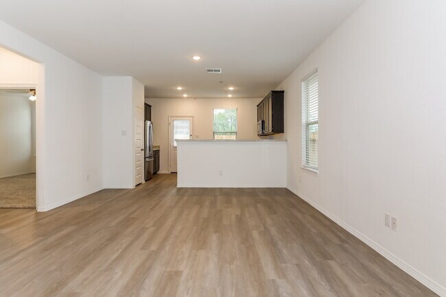 Foto del edificio - 16647 Spirit St