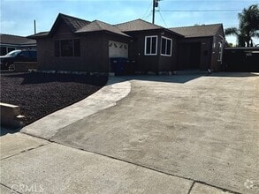 Building Photo - 4563 Bridgeview Ave