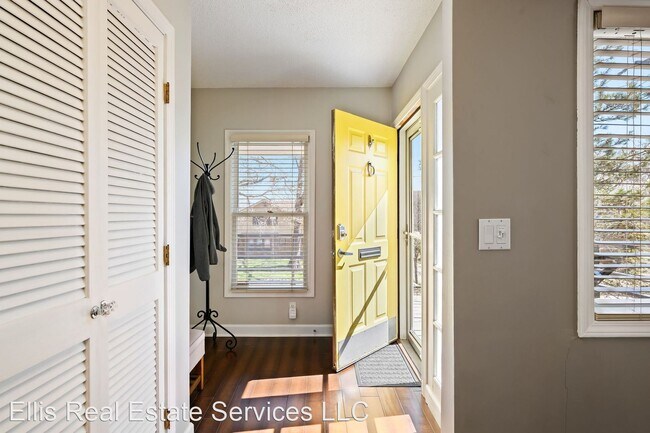 Building Photo - 2 br, 2 bath House - 4746 Mercier Street