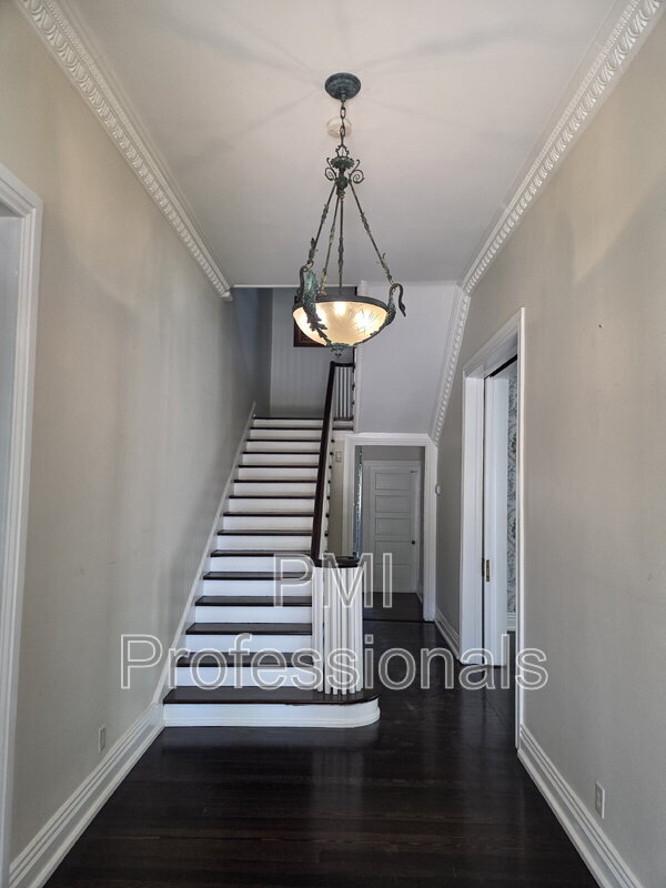 Foto del edificio - 401 E Main St