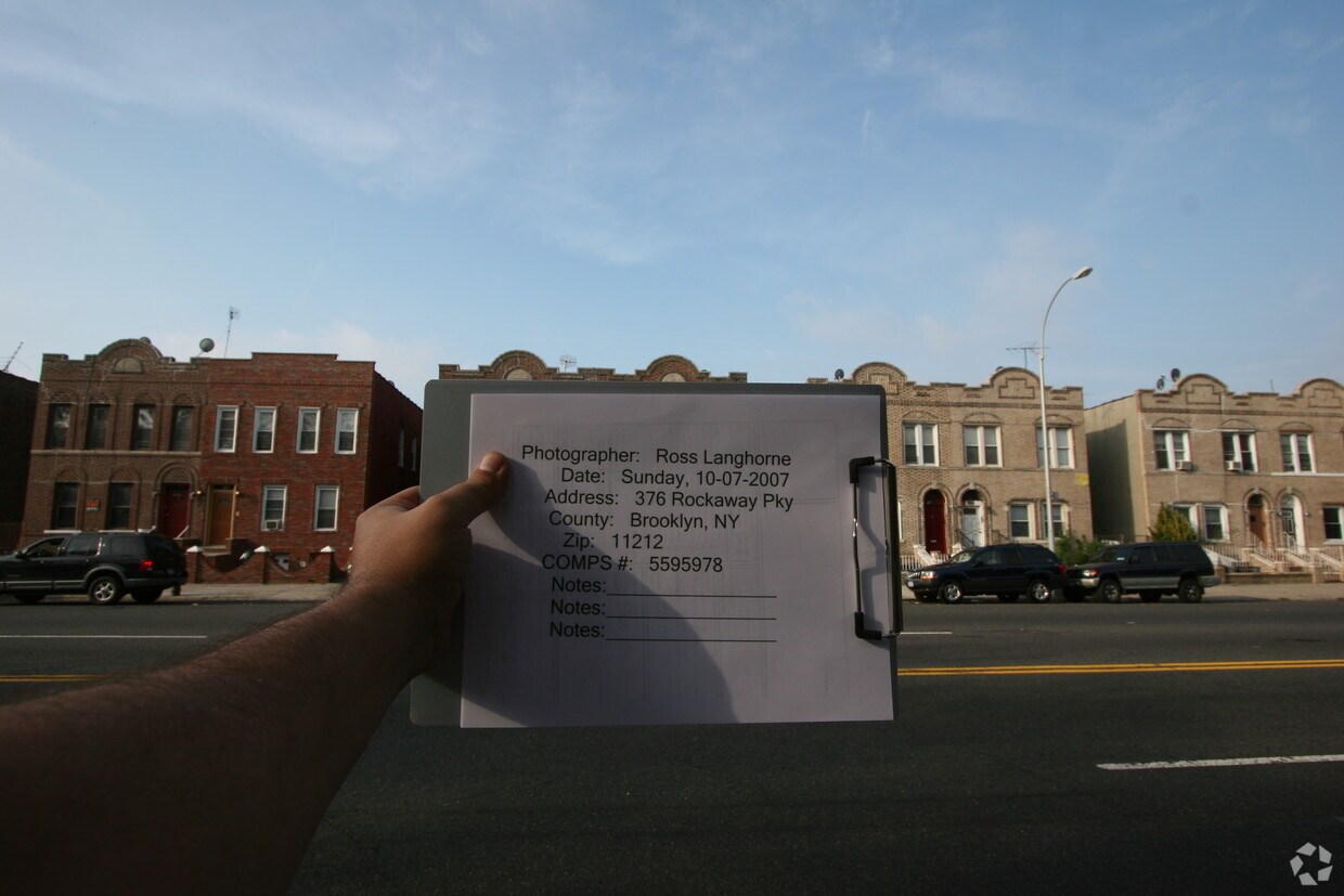 - 376 Rockaway Pky