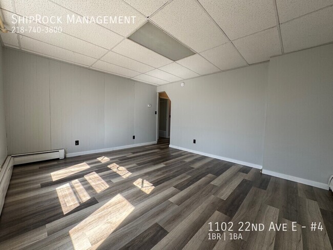 Building Photo - 1102 22nd Ave E