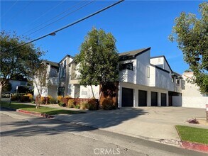 Building Photo - 849 N Van Ness Ave