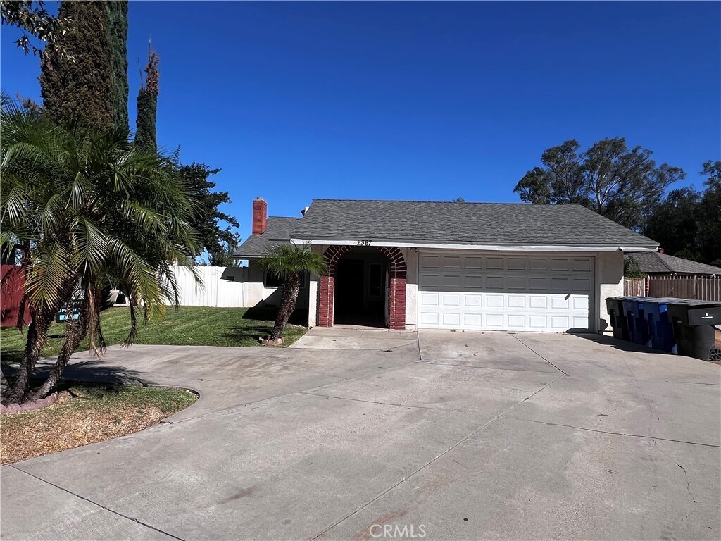 Foto principal - 2367 Prospect Ave