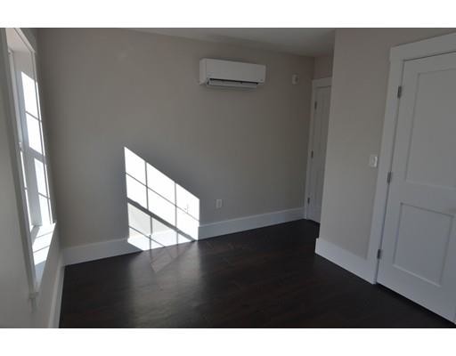 Building Photo - 109 Stanwood St