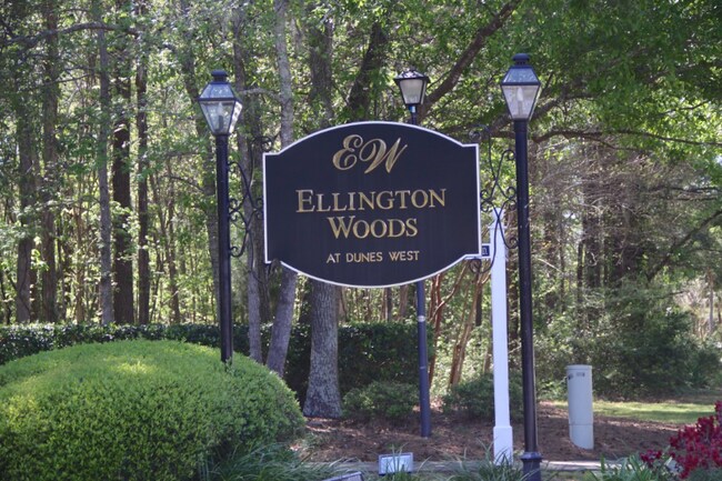 Foto del edificio - 1721 Wyngate Cir
