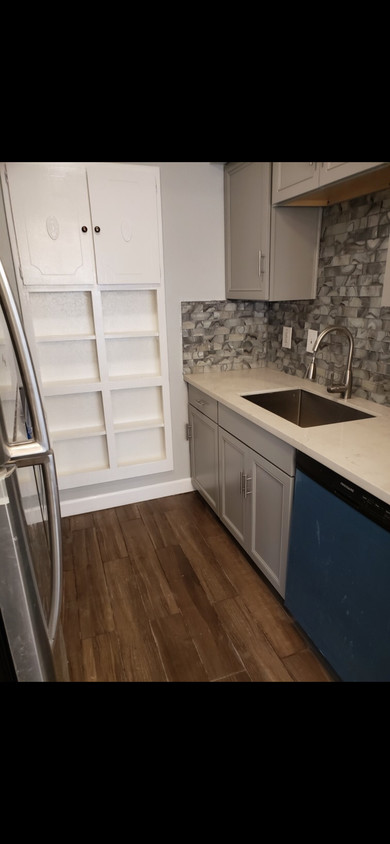 Kitchen - 5122 Bryan St