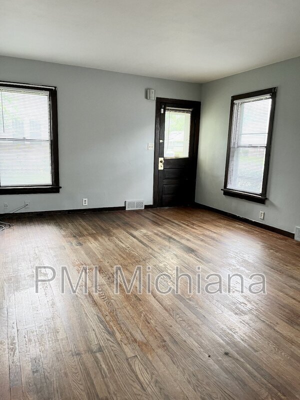 Foto del edificio - 1019 S Ironwood Dr
