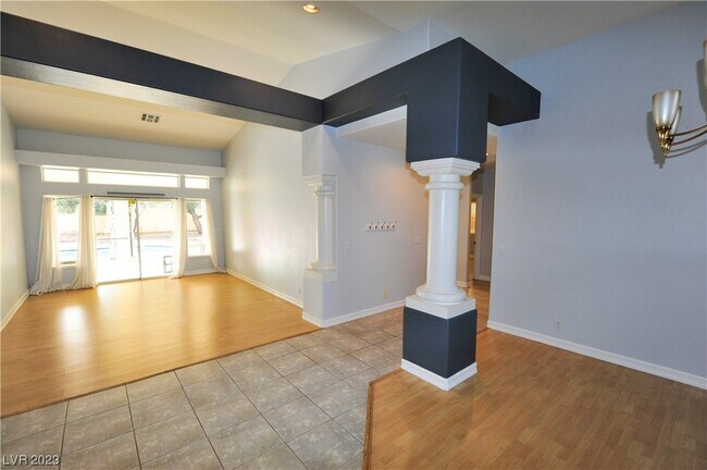 Foto del edificio - 5221 Sandy Cactus Ln