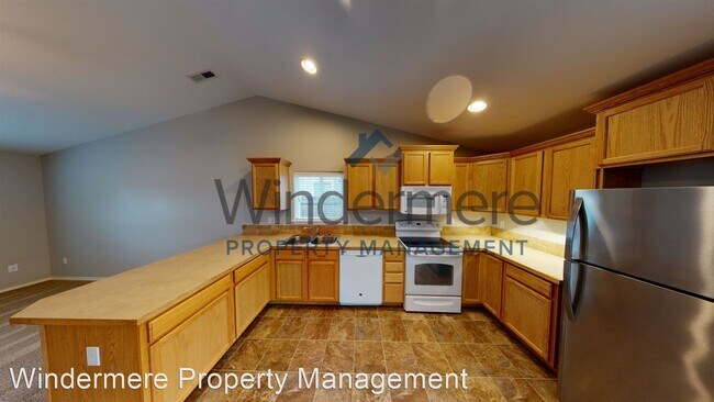 Building Photo - 3 br, 2 bath House - 1939 Alco Avenue