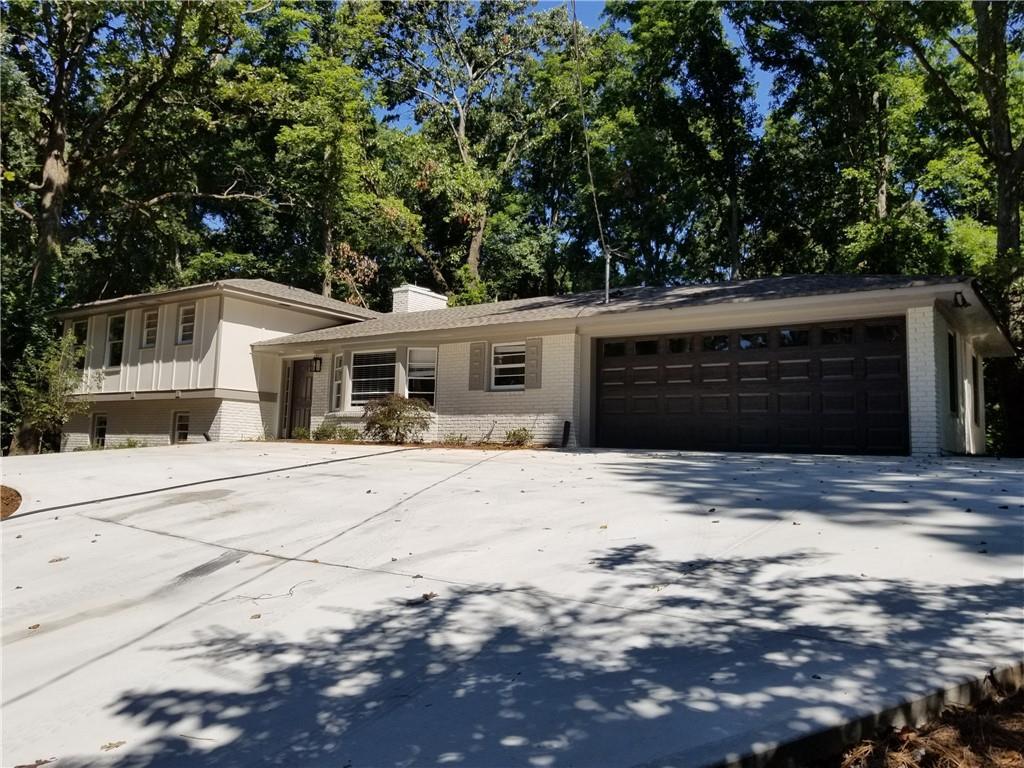 Foto principal - 408 Tall Oaks Dr NE