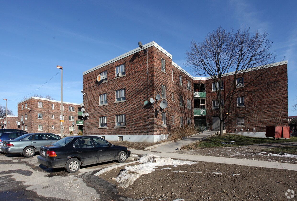 Primary Photo - 259 Sumach St