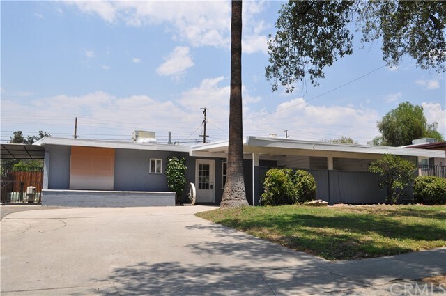 Building Photo - 1321 Campus Ave
