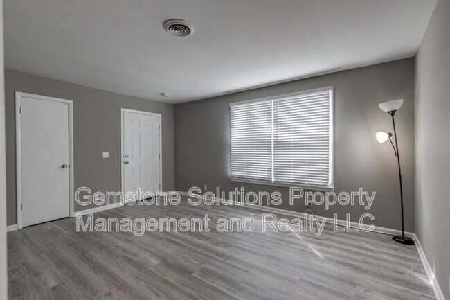 Foto del edificio - 2305 Dalebrook Ct