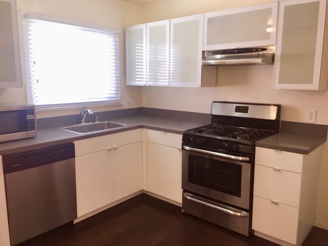 Updated Kitchen - 1935 N Hoover St