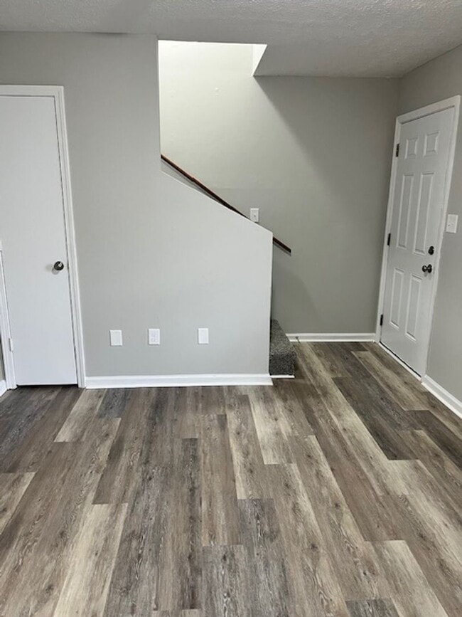 Building Photo - 2 Bedroom, 1.5 Bath Close to Berea College