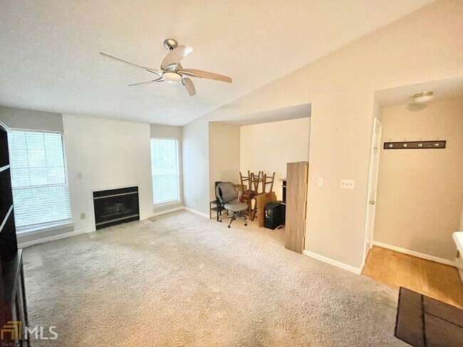 Building Photo - 423 Granville Ct