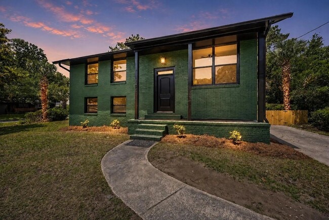 Building Photo - 1411 Westway Dr