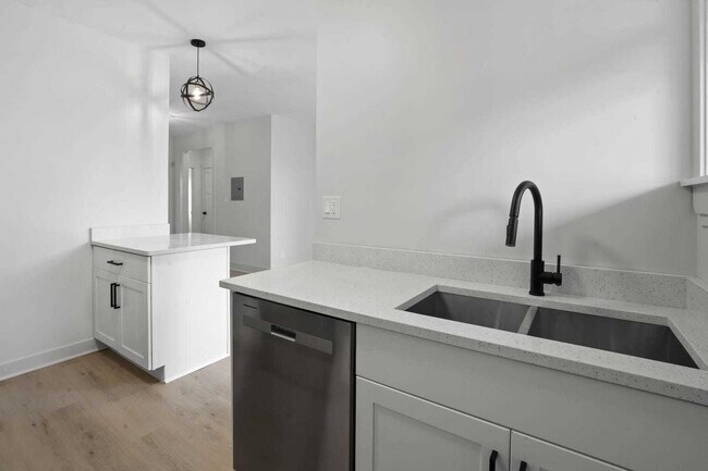 Foto del edificio - 3035 W Rosemont Ave
