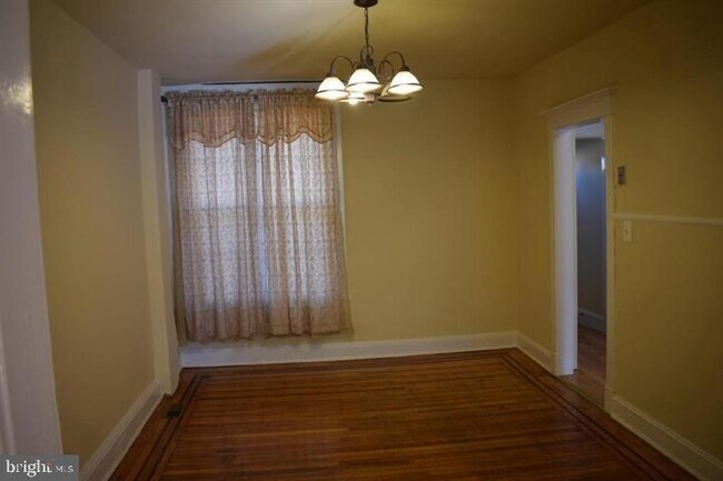 Building Photo - 2624 Garrett Ave