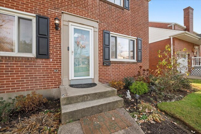 Building Photo - Updated Single Family Home for Lease