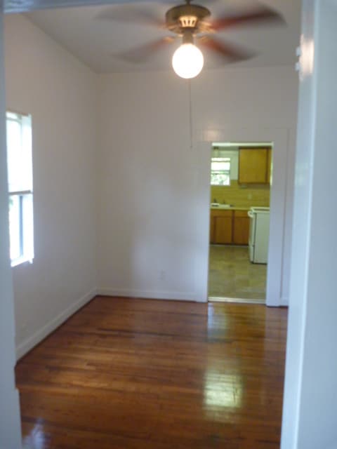 Building Photo - Rental in downtown Sopchoppy