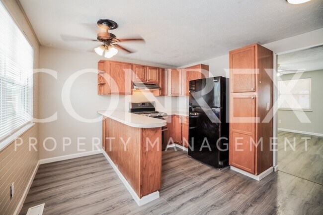 Foto del edificio - Beautiful 3 Bedroom with Fenced Backyard!