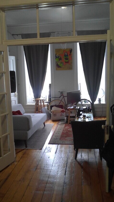 Foto del edificio - 1136 N Milwaukee Ave