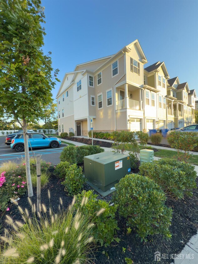 Primary Photo - 246 Park Ln