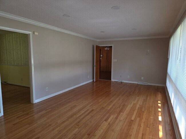 Foto del edificio - 3322 Hart St NE